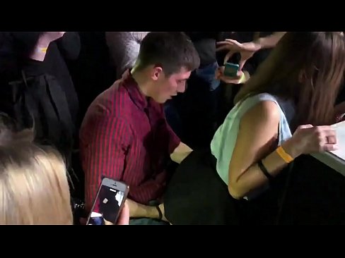 ❤️ Rus tungi klubida haqiqiy jinsiy aloqa. 18 yoshli rus qizi anus va qin ichida tungi klubda sikishdi seks  uz.epicpornvideos-com.ru