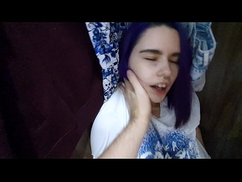 ❤️ Shkafda mening singlimni topib, unga yordam berdi seks  uz.epicpornvideos-com.ru